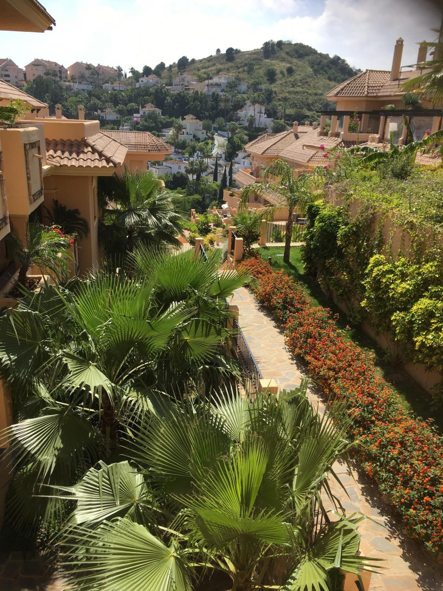 Aloha Hill Club Lluxury 5 Star Golf Resort Near Puerto Banus And 마르베야 외부 사진