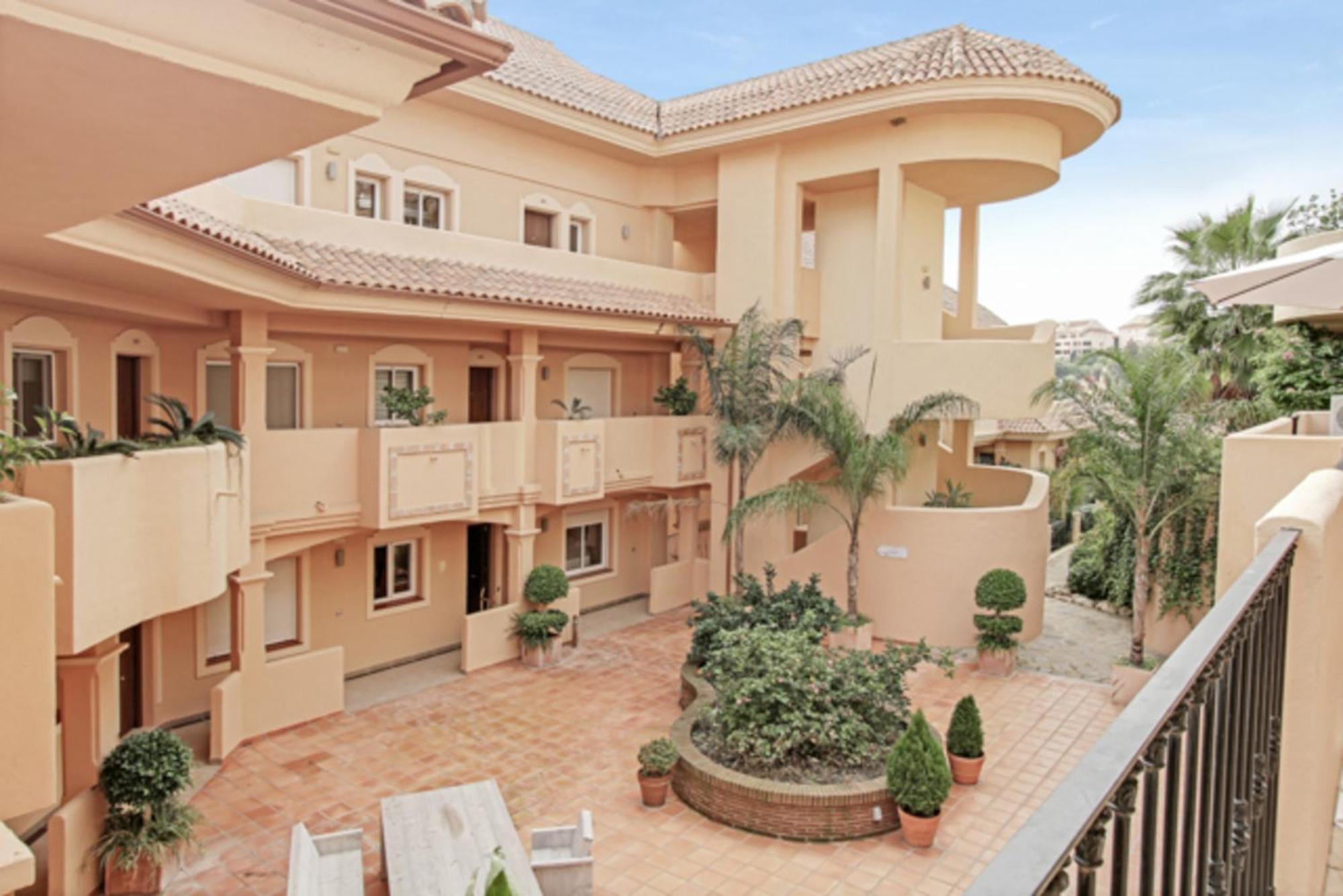 Aloha Hill Club Lluxury 5 Star Golf Resort Near Puerto Banus And 마르베야 외부 사진